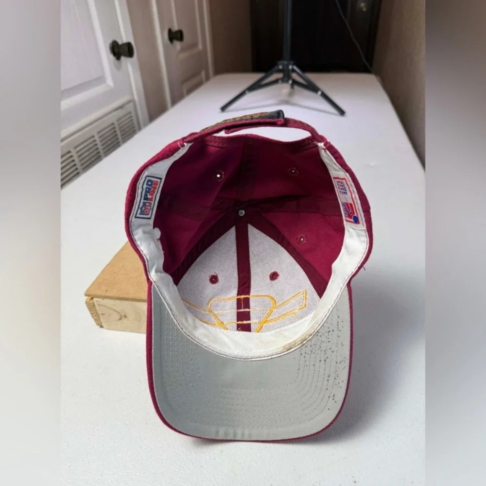 Vintage Sports Specialties Side Wave Snapback Triangle Hat Washington Redskins